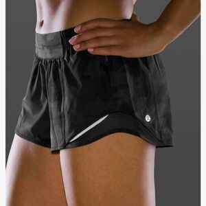 Size 2 2.5” HOTTY HOT lululemon shorts! Never worn!!!